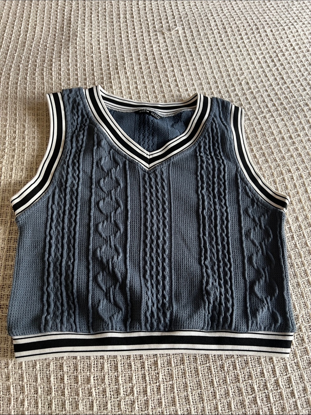 SHEIN Navy Cable Knit V-Neck Sleeveless Sweater Vest with Black & White Trim